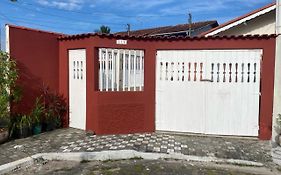 Casa do lado da praia, 100 metros da praia.